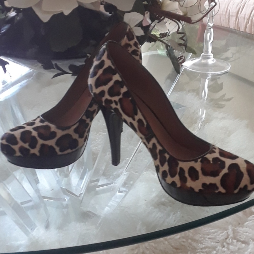 Shoes - Picture 3 of 3